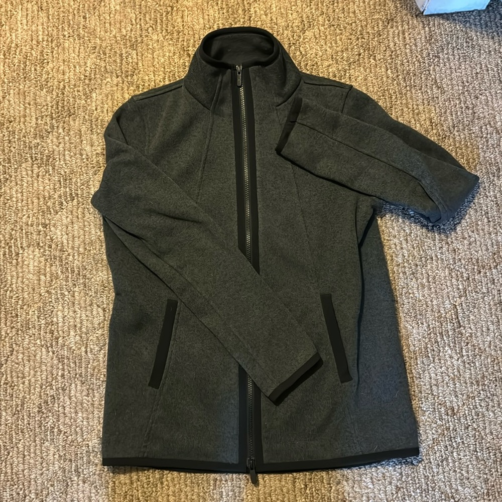 lululemon women’s lightweight jacket